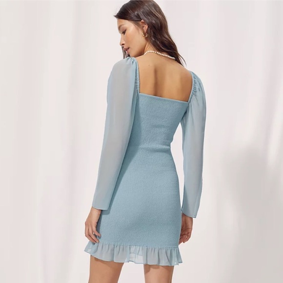 NWT Wilfred Aritzia Ballad Smocked Long Sheer Sleeve Dress in Blue - Picture 3 of 10